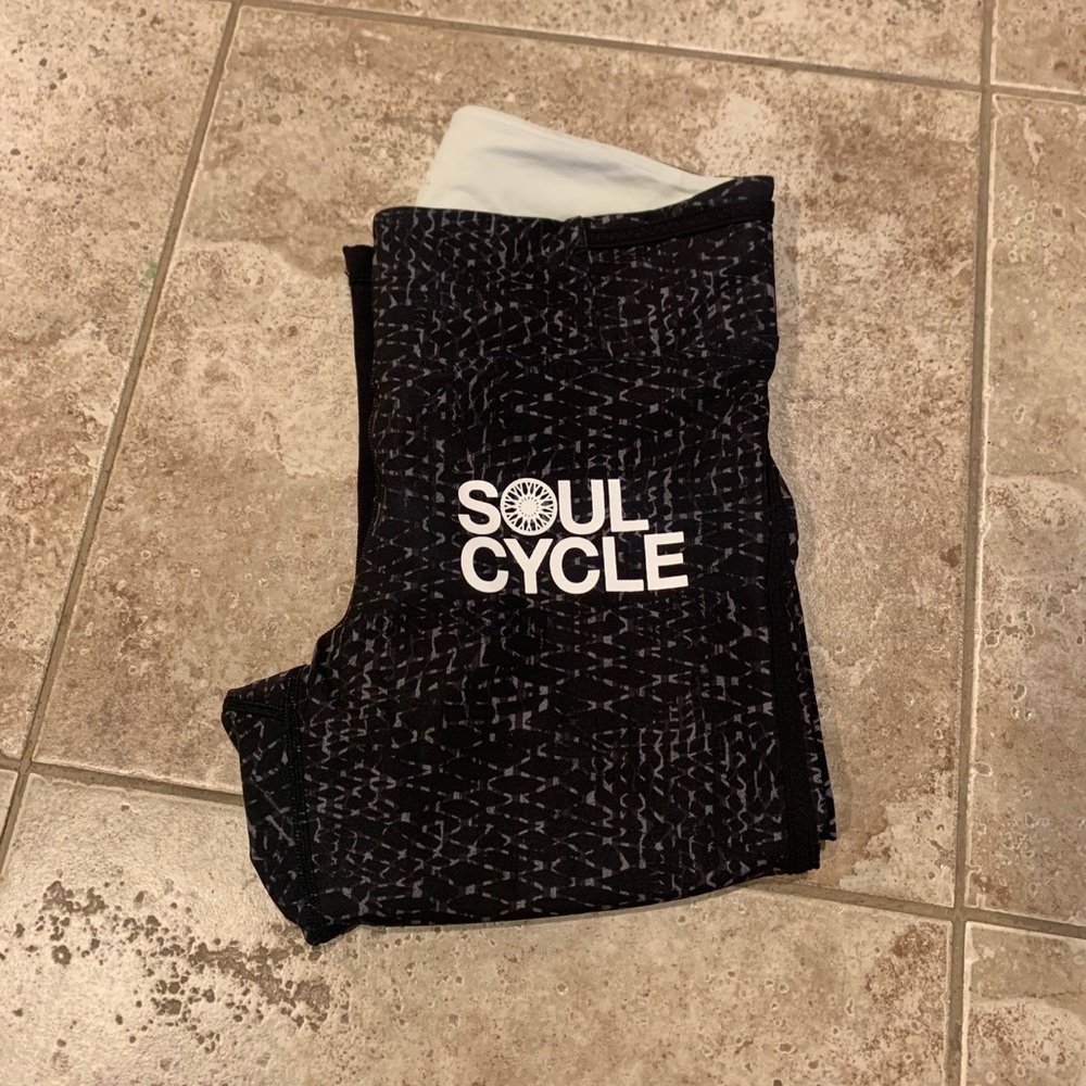 Lululemon soul cycle crops